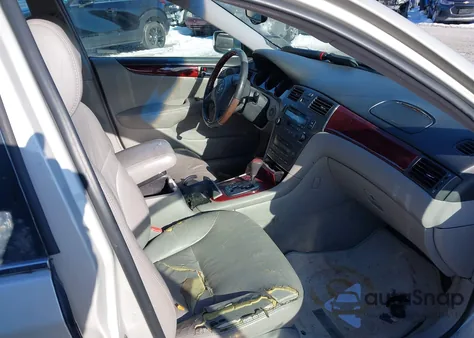 2003 Lexus Es 300 z USA, uszkodzony, nr VIN JTHBF30G136012096